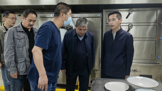 党委书记、董事长单小东带队深入 公司职工餐厅、超市调研